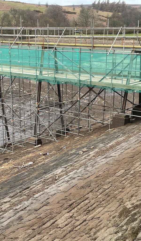 <h4>Tymar Reservoir, Wales .</h4><p>Scaffold to give access to reservoir to repair and paint column and to replace walkway and handrails .</p> <h4>Tymar Reservoir, Wales .</h4><p>Scaffold to give access to reservoir to repair and paint column and to replace walkway and handrails .</p>