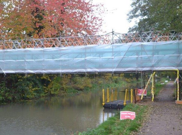 <h4>Ebley, Stroud  .</h4> <p>Suspended scaffold crossing the Stroudwater Navigation and the River Frome, to give access to repair a pipe bridge. Pontoons had to be used to ferry materials across due to no access on one side of the canal. Tow path was still open therefore pedestrian access was needed.</p>